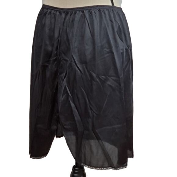 Vintage Vassarette Black Half Slip with Slit L 20" Style 11-122 - Picture 2 of 4